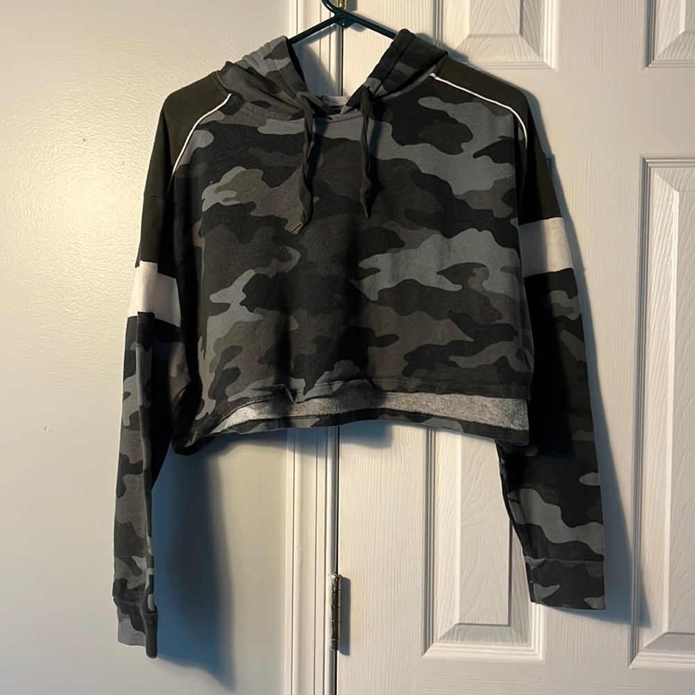 Aeropostale Camo Cropped Hoodie
